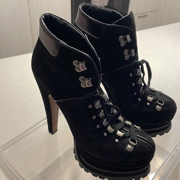 Authentic Alaia Hiking Boots - Picture 4 of 12